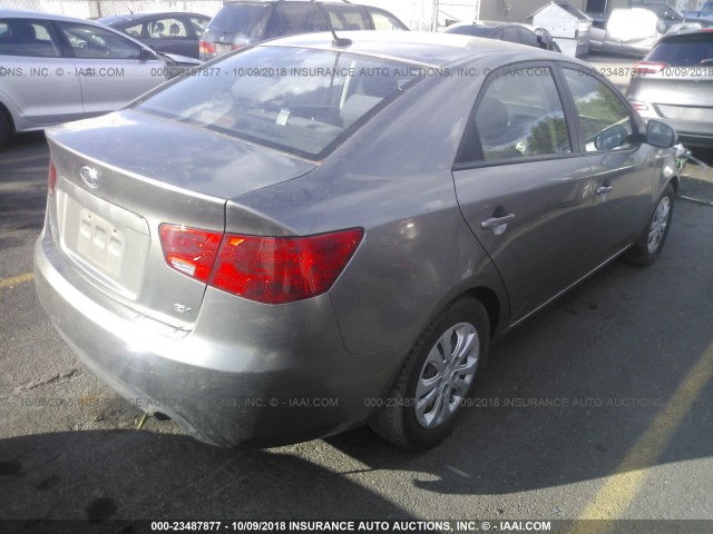 KNAFU4A27D5645689 - 2013 KIA FORTE EX SILVER photo 4