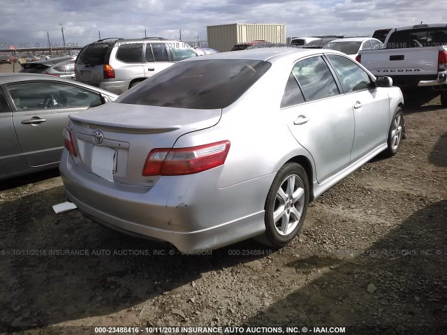 4T1BK46K18U055351 - 2008 TOYOTA CAMRY LE/XLE/SE SILVER photo 4