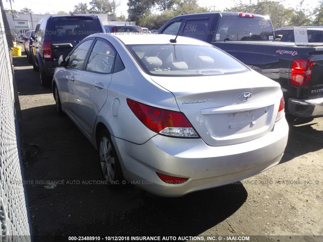 KMHCU4AE3DU292952 - 2013 HYUNDAI ACCENT GLS/SE SILVER photo 3