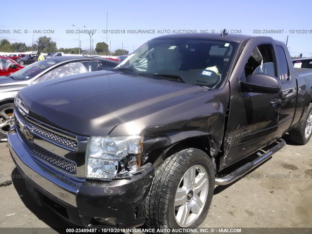 2GCEC19JX81113033 - 2008 CHEVROLET SILVERADO C1500 GRAY photo 6