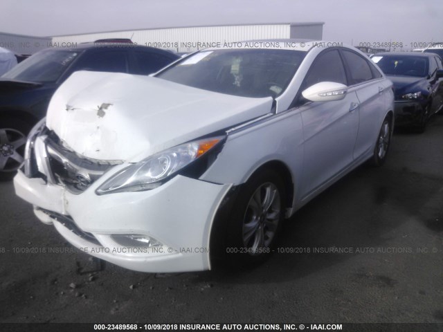 5NPEC4AC2BH256630 - 2011 HYUNDAI SONATA SE/LIMITED WHITE photo 2