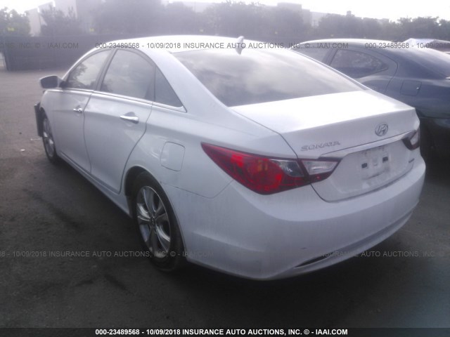 5NPEC4AC2BH256630 - 2011 HYUNDAI SONATA SE/LIMITED WHITE photo 3