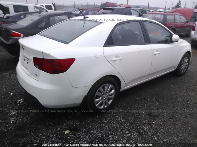 KNAFU4A2XD5662664 - 2013 KIA FORTE EX WHITE photo 4