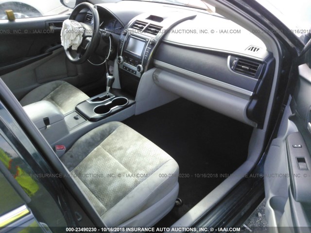 4T1BF1FK8CU127027 - 2012 TOYOTA CAMRY SE/LE/XLE 蓝色 照片 5