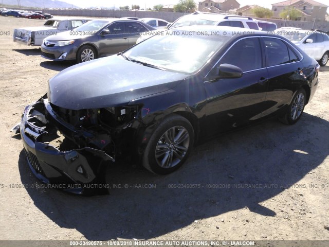 4T1BF1FK5HU361004 - 2017 TOYOTA CAMRY LE/XLE/SE/XSE BLUE photo 2