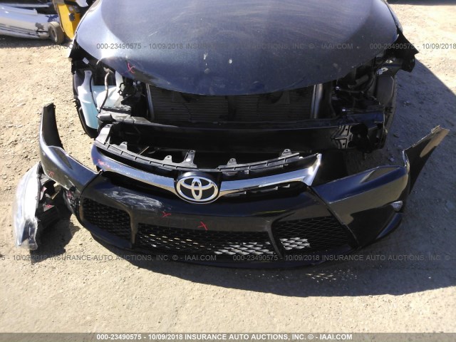 4T1BF1FK5HU361004 - 2017 TOYOTA CAMRY LE/XLE/SE/XSE BLUE photo 6