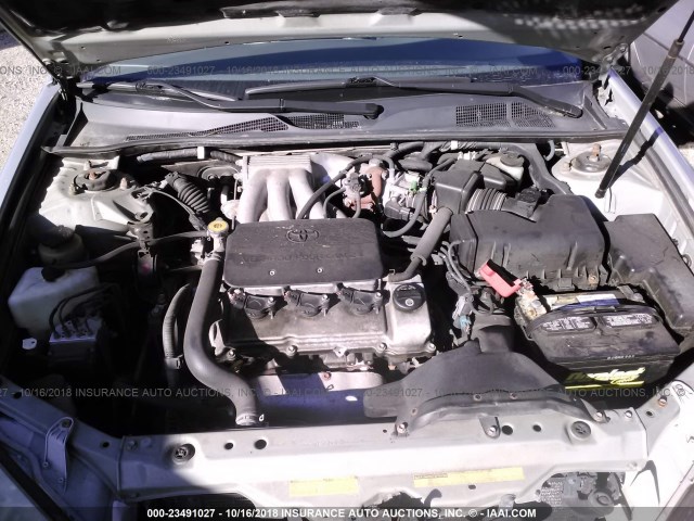 4T1BF30K82U010227 - 2002 TOYOTA CAMRY LE/XLE/SE SILVER photo 10