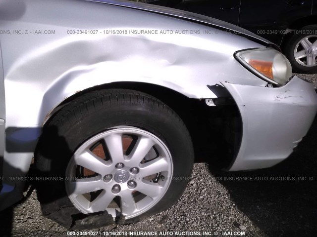 4T1BF30K82U010227 - 2002 TOYOTA CAMRY LE/XLE/SE SILVER photo 6