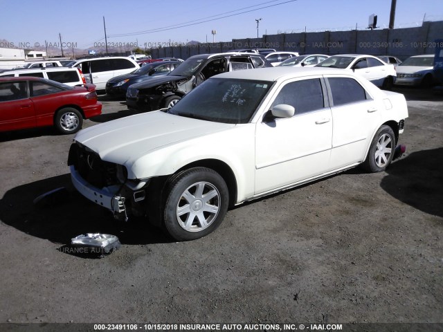 2C3JA53G75H596951 - 2005 CHRYSLER 300 TOURING BEIGE photo 2