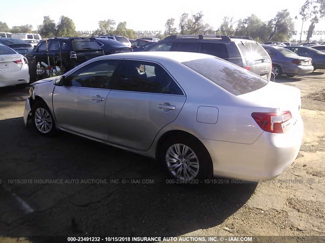 4T4BF1FK1CR171733 - 2012 TOYOTA CAMRY SE/LE/XLE ვერცხლისფერი ფოტო 3