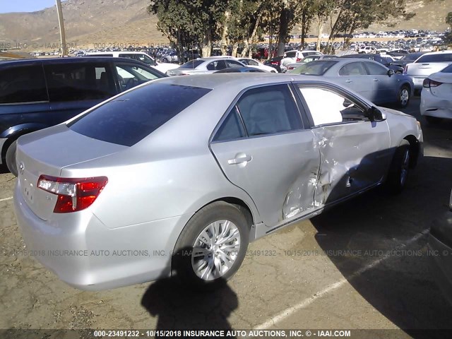 4T4BF1FK1CR171733 - 2012 TOYOTA CAMRY SE/LE/XLE ვერცხლისფერი ფოტო 4