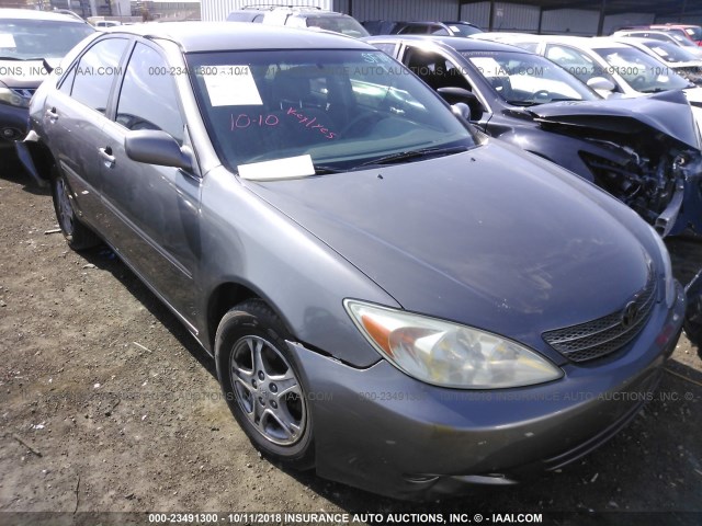 4T1BE32K52U515478 - 2002 TOYOTA CAMRY LE/XLE/SE GOLD photo 1