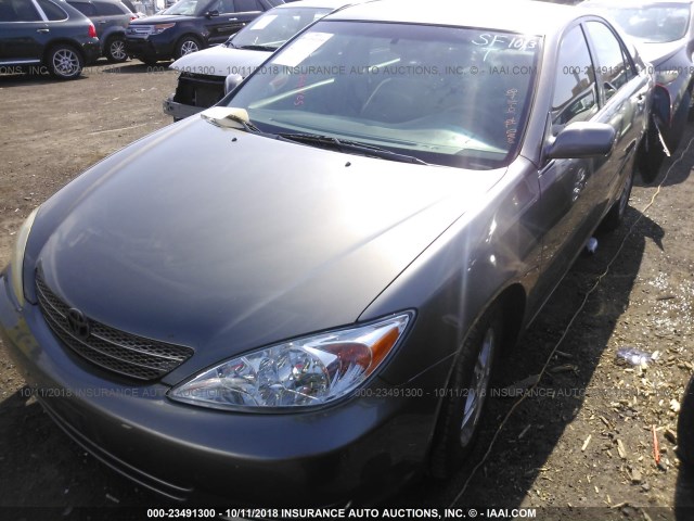 4T1BE32K52U515478 - 2002 TOYOTA CAMRY LE/XLE/SE GOLD photo 2