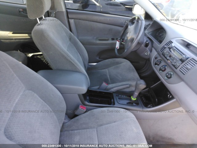 4T1BE32K52U515478 - 2002 TOYOTA CAMRY LE/XLE/SE GOLD photo 5