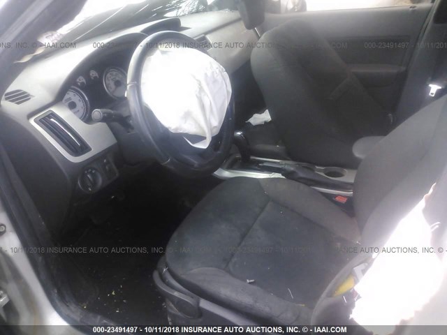 1FAHP36N79W265551 - 2009 FORD FOCUS SES SILVER photo 5