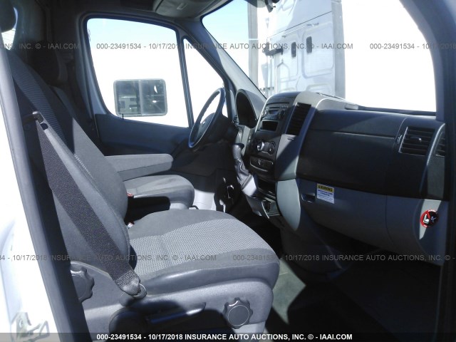 WDYPE8CC1D5746362 - 2013 FREIGHTLINER 2500 SPRINTER 2500 WHITE photo 5