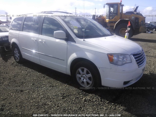 2A4RR5D18AR414092 - 2010 CHRYSLER TOWN & COUNTRY TOURING WHITE photo 1