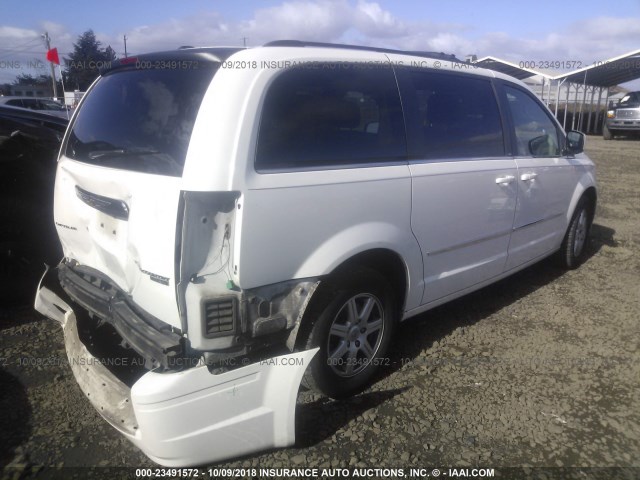 2A4RR5D18AR414092 - 2010 CHRYSLER TOWN & COUNTRY TOURING WHITE photo 4