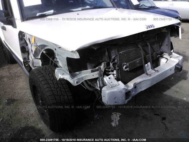 1J8HG48K96C206171 - 2006 JEEP COMMANDER WHITE photo 6