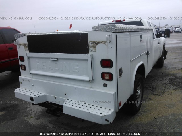 1GB2CVCG3DZ252384 - 2013 CHEVROLET SILVERADO C2500 HEAVY DUTY WHITE photo 4