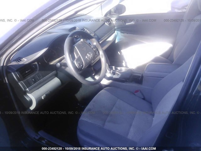 4T4BF1FK9ER345082 - 2014 TOYOTA CAMRY L/SE/LE/XLE Mavi foto 5