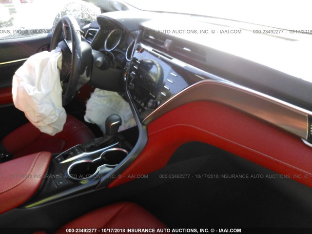 4T1BZ1HK7JU001128 - 2018 TOYOTA CAMRY XSE/XLE Ağ foto 5