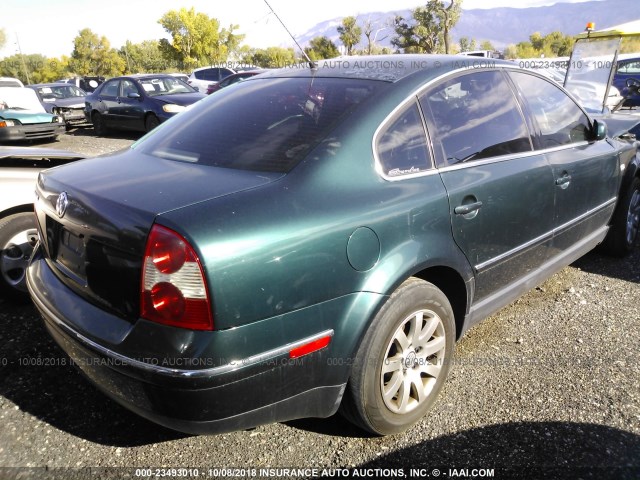 WVWPD63B11P126685 - 2001 VOLKSWAGEN PASSAT GLS GREEN photo 4