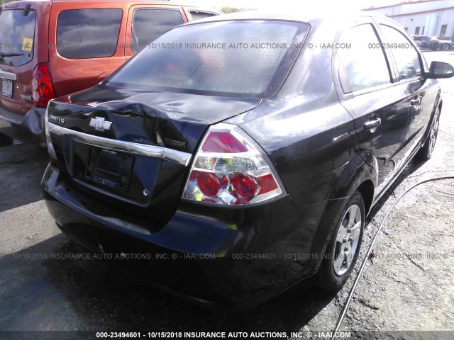 KL1TD56608B092261 - 2008 CHEVROLET AVEO LS BLACK photo 4