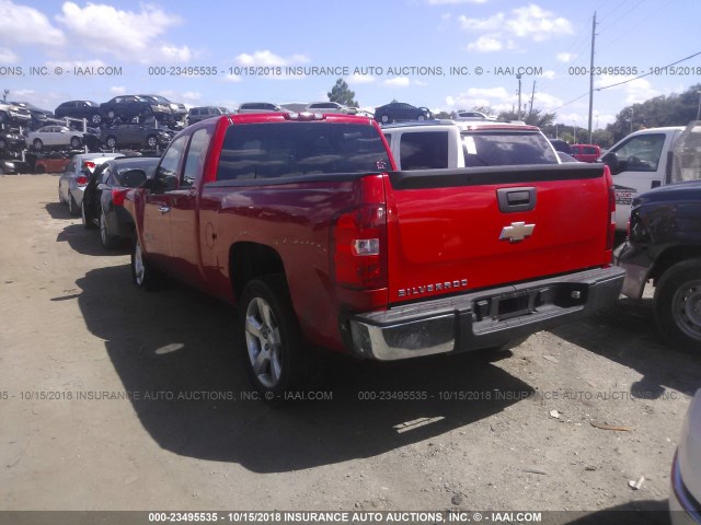 1GCEC19C18Z207455 - 2008 CHEVROLET SILVERADO C1500 RED photo 3