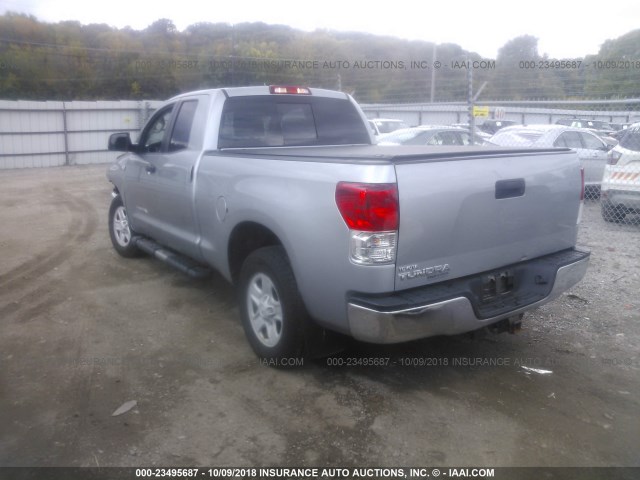 5TFRY5F16CX121785 - 2012 TOYOTA TUNDRA DOUBLE CAB SR5 SILVER photo 3