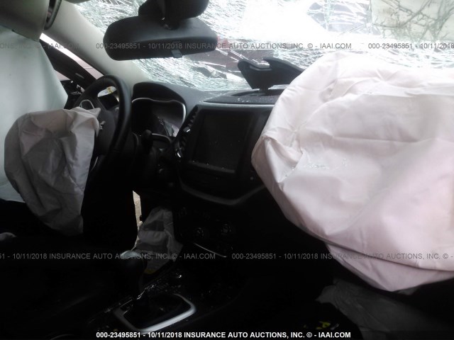 1C4PJMBS0HW564192 - 2017 JEEP CHEROKEE TRAILHAWK RED photo 5