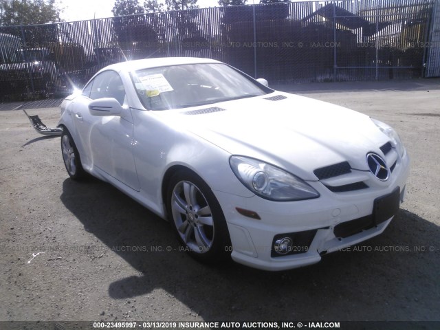 WDBWK5EA7BF239174 - 2011 MERCEDES-BENZ SLK 300 WHITE photo 1