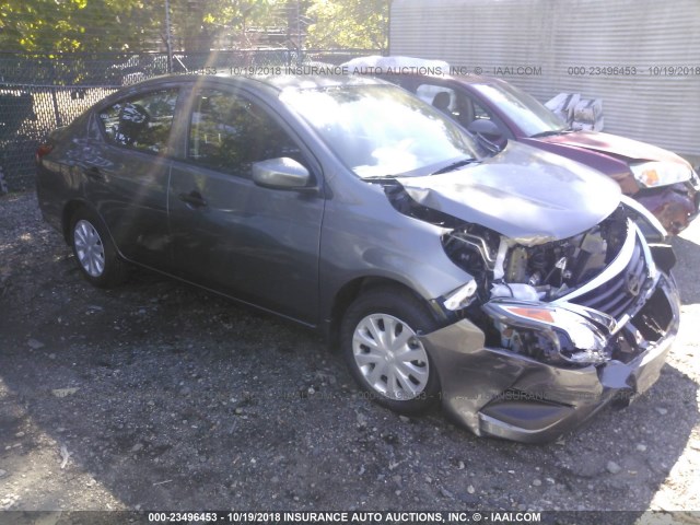 3N1CN7AP8JL888541 - 2018 NISSAN VERSA S/S PLUS/SV/SL GRAY photo 1