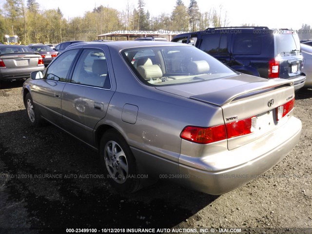 4T1BF22K9YU108828 - 2000 TOYOTA CAMRY LE/XLE BEIGE photo 3