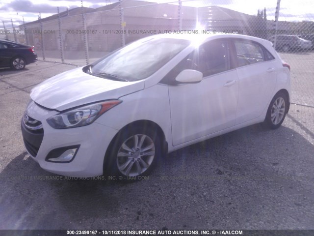 KMHD35LEXDU151855 - 2013 HYUNDAI ELANTRA GT WHITE photo 2