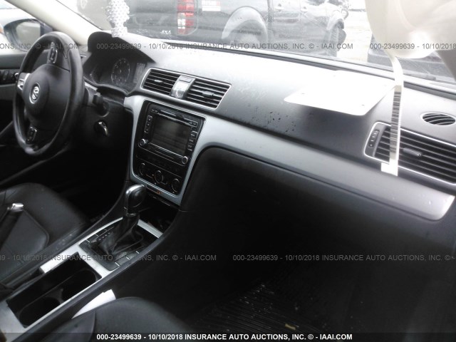 1VWBP7A3XCC105134 - 2012 VOLKSWAGEN PASSAT SE GRAY photo 5