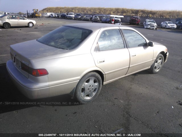 JT2BG28K1Y0531086 - 2000 TOYOTA CAMRY LE/XLE GOLD photo 4