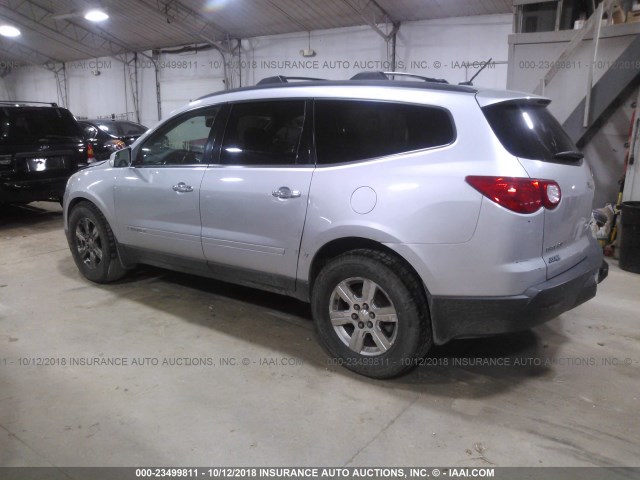 1GNEV23D09S110380 - 2009 CHEVROLET TRAVERSE LT SILVER photo 3