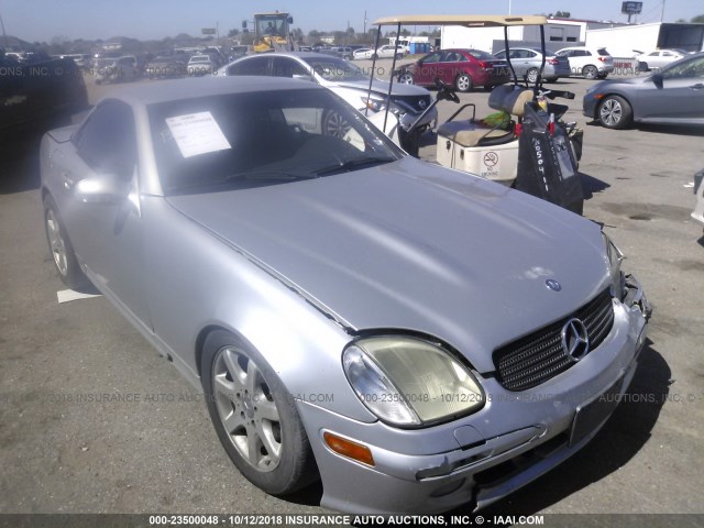 WDBKK49F61F196069 - 2001 MERCEDES-BENZ SLK 230 KOMPRESSOR SILVER photo 1