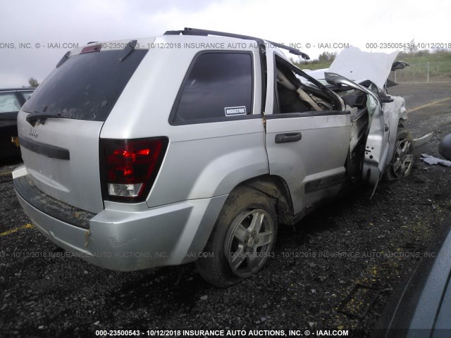 1J4GR48K45C724839 - 2005 JEEP GRAND CHEROKEE LAREDO/COLUMBIA/FREEDOM 银色 照片 4