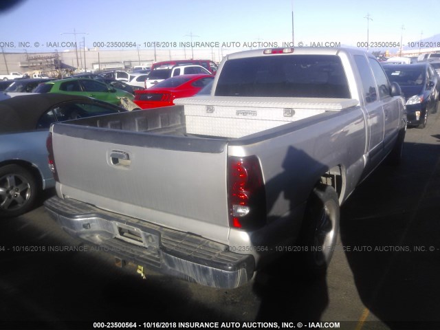 2GCEC19V251398874 - 2005 CHEVROLET SILVERADO C1500 SILVER photo 4