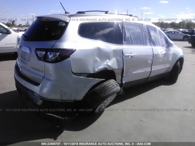 1GNKRGKD1EJ116145 - 2014 CHEVROLET TRAVERSE LT SILVER photo 4