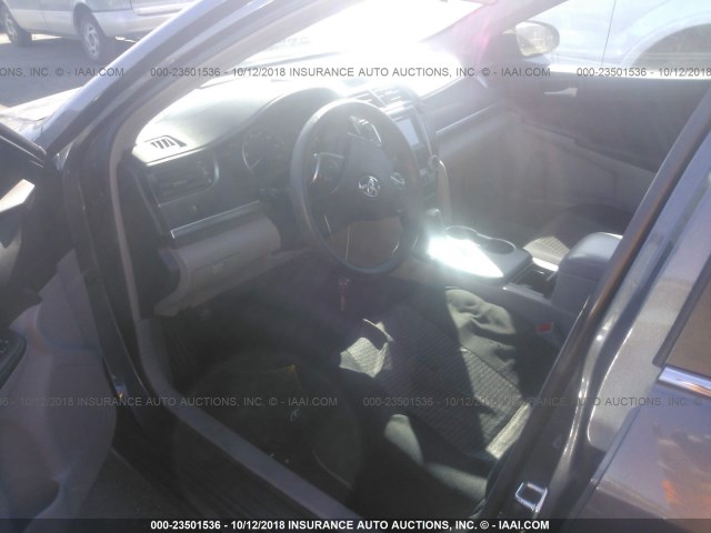 4T4BF1FK9CR245416 - 2012 TOYOTA CAMRY SE/LE/XLE 灰色 照片 5