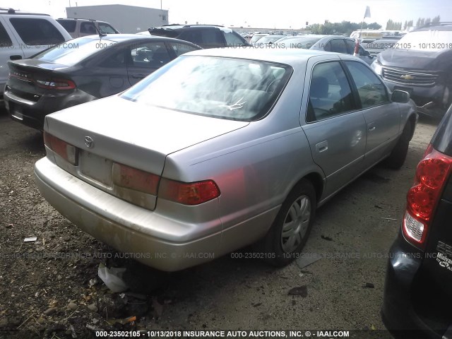 JT2BF22KX10295359 - 2001 TOYOTA CAMRY CE/LE/XLE SILVER photo 4