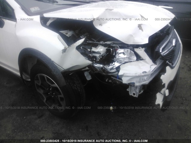 JF2GPABC5HH245723 - 2017 SUBARU CROSSTREK PREMIUM WHITE photo 6