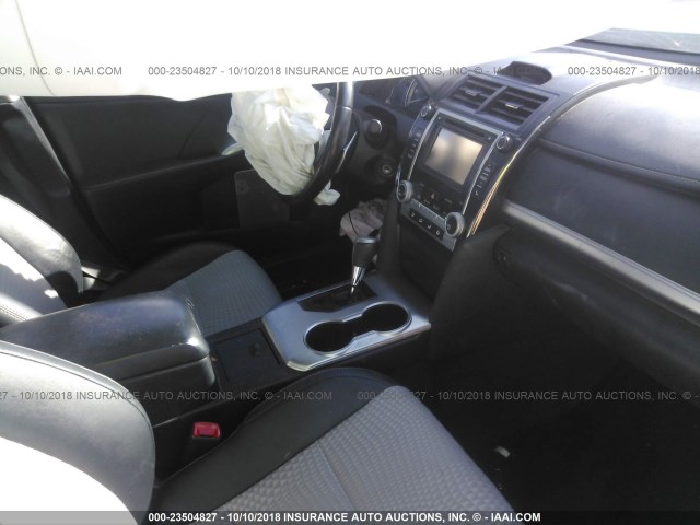 4T1BF1FK2EU427570 - 2014 TOYOTA CAMRY L/SE/LE/XLE Ağ foto 5