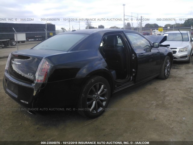 2C3CCAGG5EH352608 - 2014 CHRYSLER 300 S BLACK photo 4