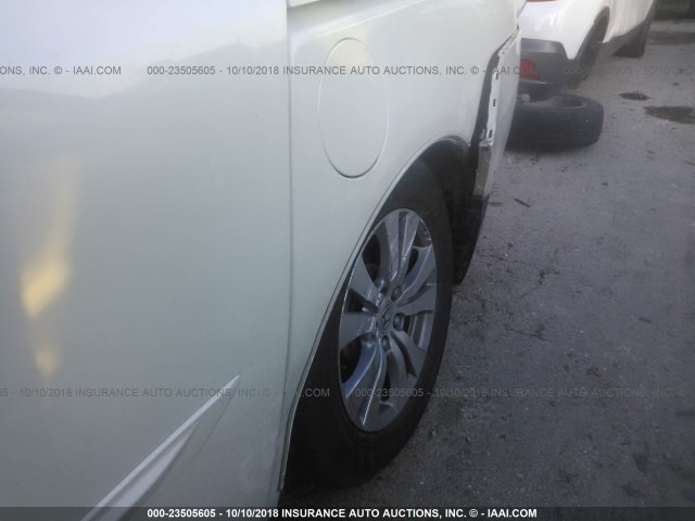 5FNRL5H65EB064144 - 2014 HONDA ODYSSEY EXL WHITE photo 6