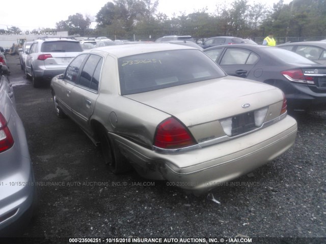 2FAFP71W9YX184701 - 2000 FORD CROWN VICTORIA POLICE INTERCEPTOR GOLD photo 3