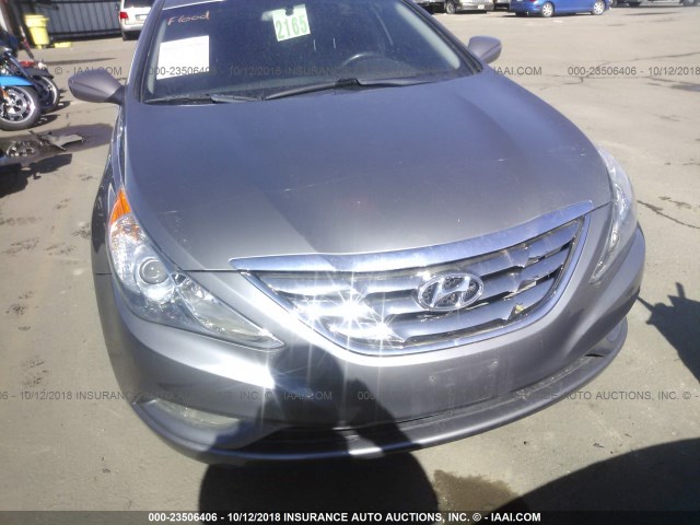 5NPEC4AC0CH360342 - 2012 HYUNDAI SONATA SE/LIMITED GRAY photo 6